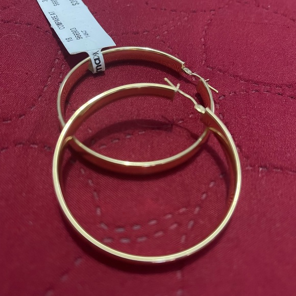 Gold Earrings - Picture 1 of 6